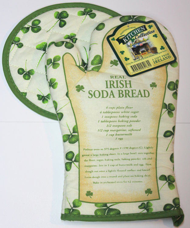 Claddagh Irish Blessing Oven Mitt