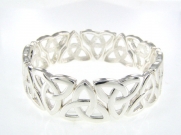 yb0028-trinity-knot-stretch-bracelet